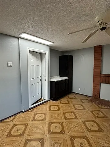 Studio, 570 sqft, $1,300 — Photo 3