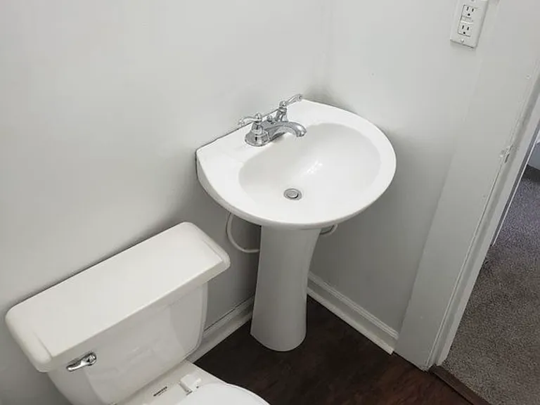 556 Lesesne St — Photo 5