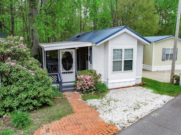 5355 Parkway E, Cosby, TN 37722