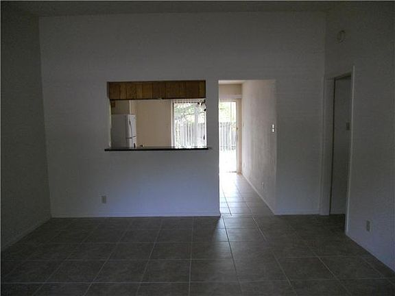 5th image of 6611 Scrub Oak Ln #B