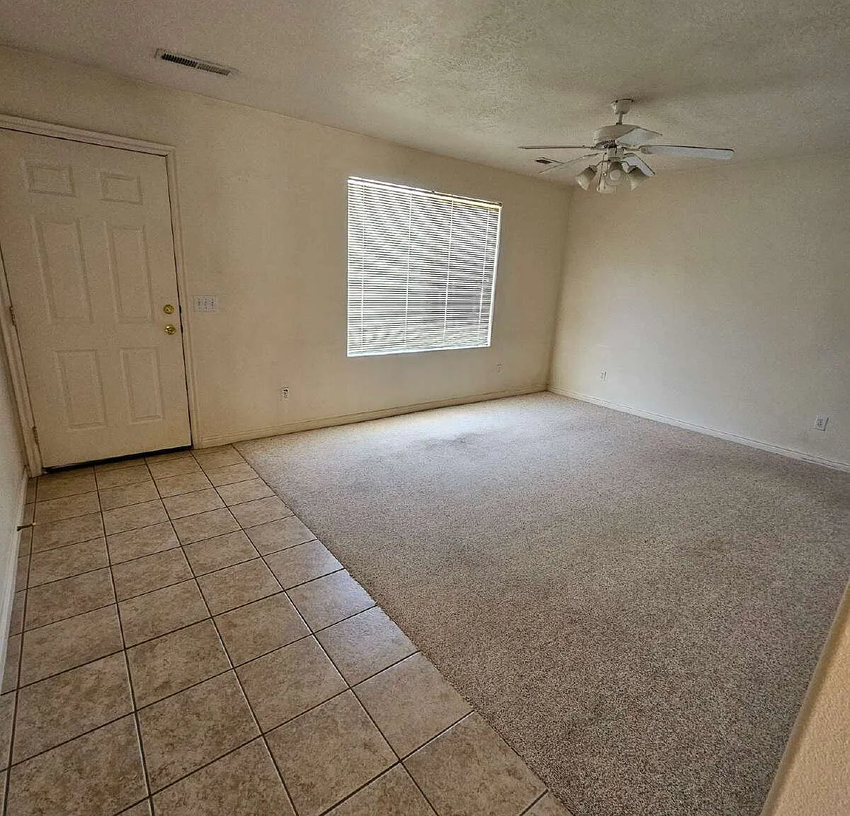 1 bed, 1.0 bath, 800 sqft, $1,200 — Photo 2
