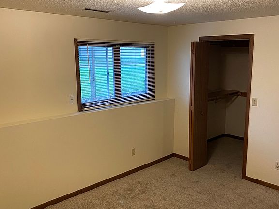 5th image of 1047 Redwood St APT 9