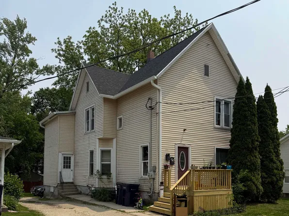 331 S Academy St, Janesville, WI 53548