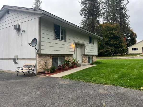 202 S Washington Ave #B, Deer Park, WA 99006