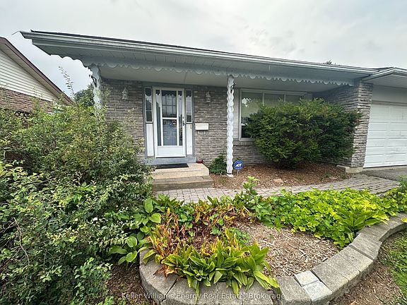 3rd image of 252 Keewatin St S
