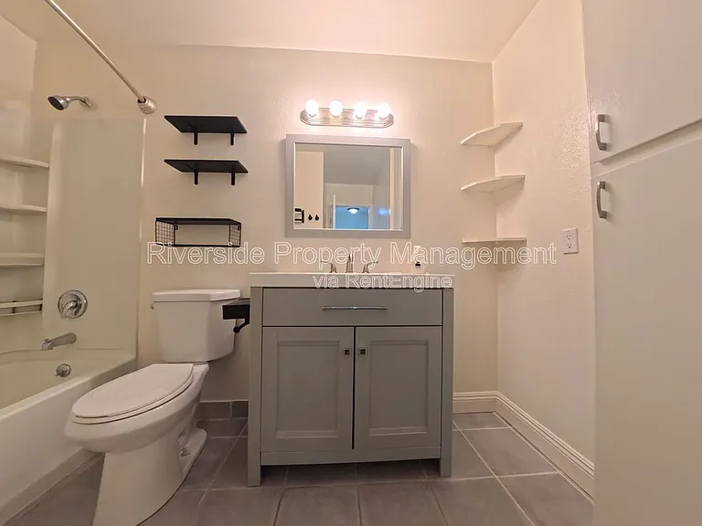 2255 Cahuilla St #105 — Photo 16