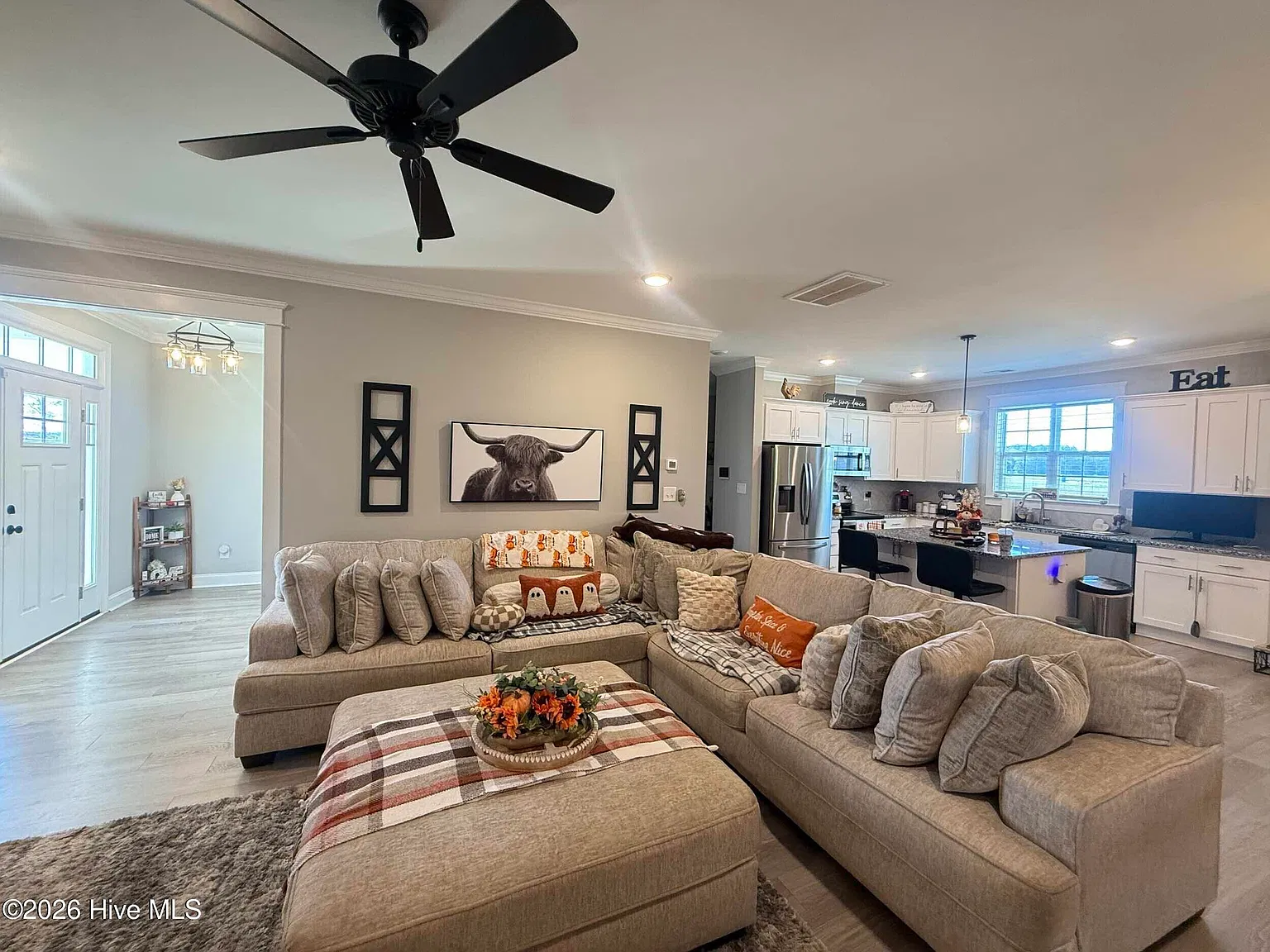 3 bed, 2.5 bath, $1,950 — Photo 4