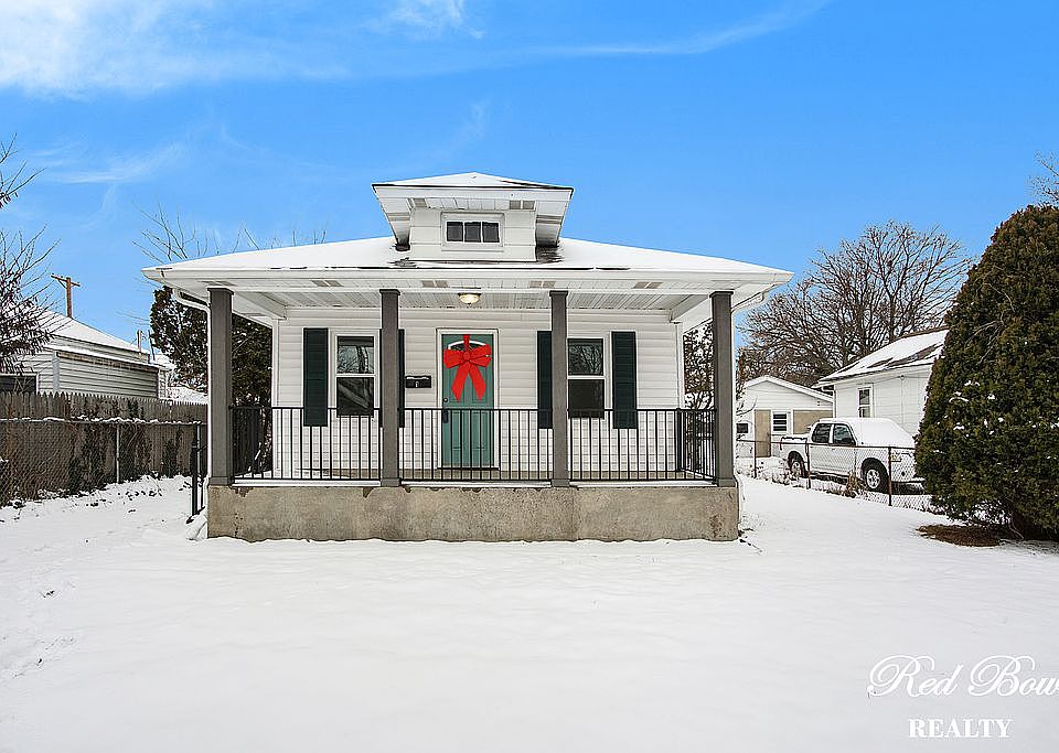 1st image of 717 W Marion St