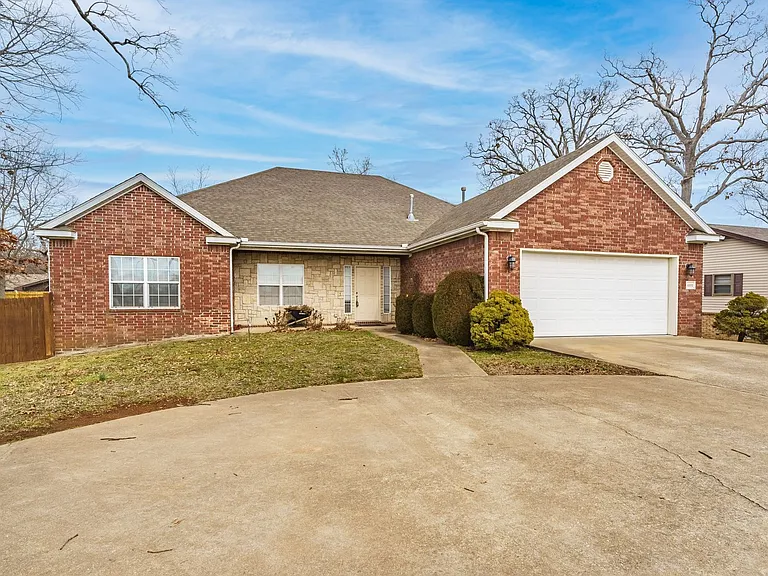 4303 W Olive St — Photo 2
