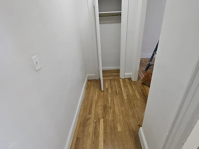 2108 Chatterton Ave #2E — Photo 8