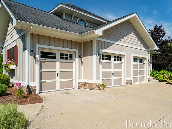 5th image of 4301 Saddleback Ct NE
