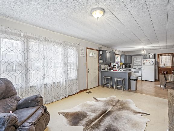 2nd image of 520 Linda Dr SE
