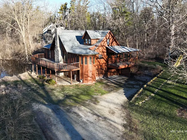 28496 N High View Rd, McHenry, IL 60051