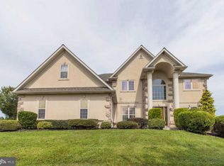 32 Bandon Cir, West Grove, PA 19390