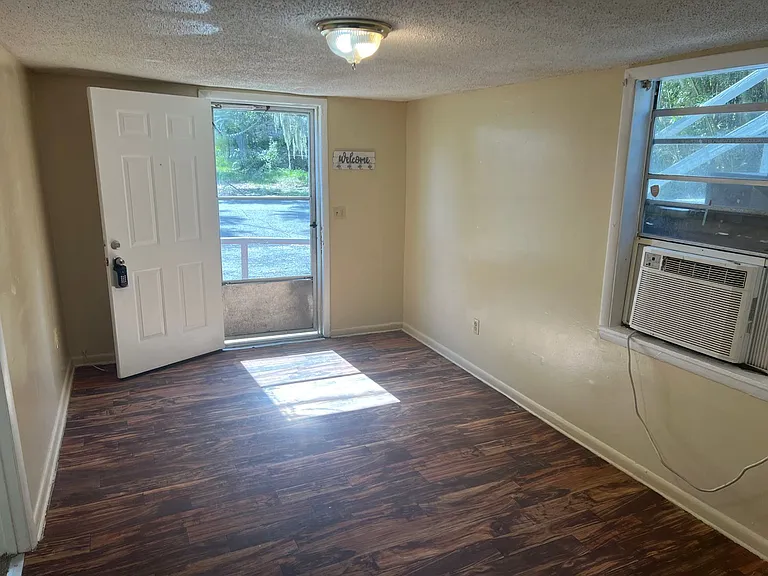 1801 Goodyear Ave — Photo 9