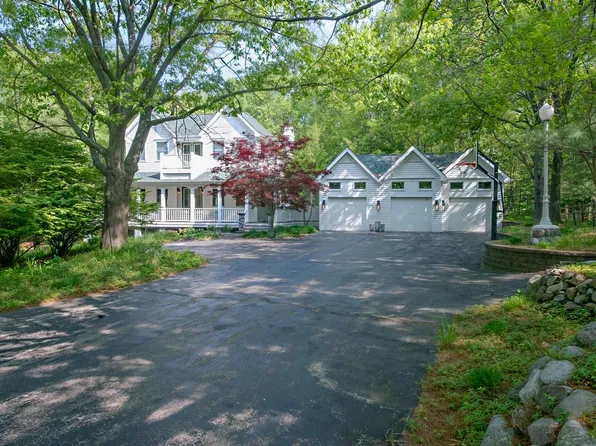3165 Dunes Valley Path, Stevensville, MI 49127