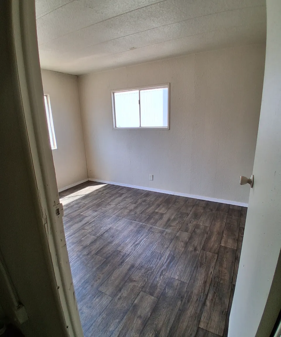 2 bed, 700 sqft, $650 — Photo 1