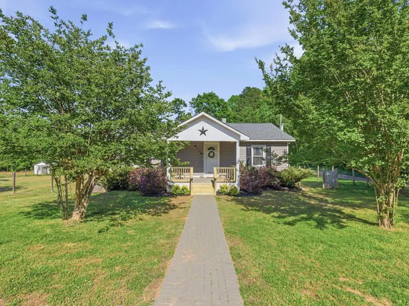 335 Guernsey Ln, Spartanburg, SC 29306