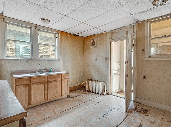 5th image of 6224 S Richmond St