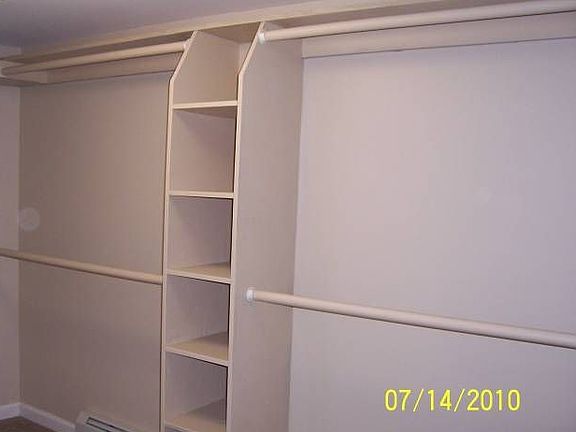 Walk-in Closet Master Bed