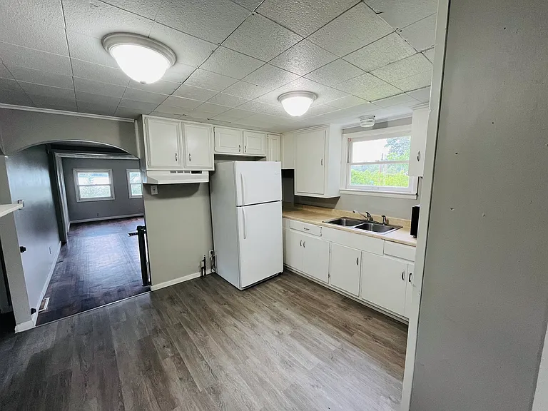 385 Lake Shore Blvd — Photo 4