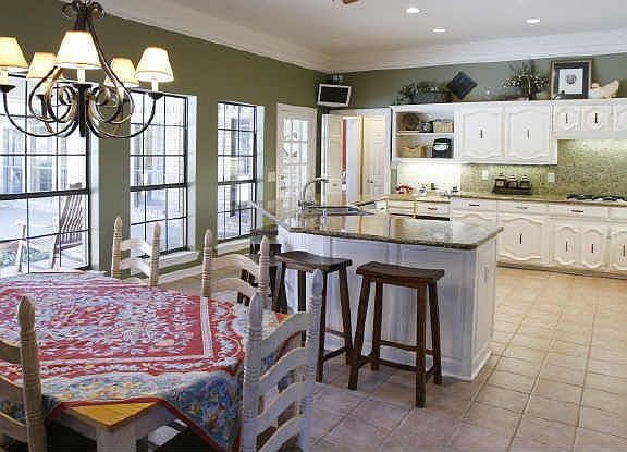 4th image of 17504 River Hill Dr
