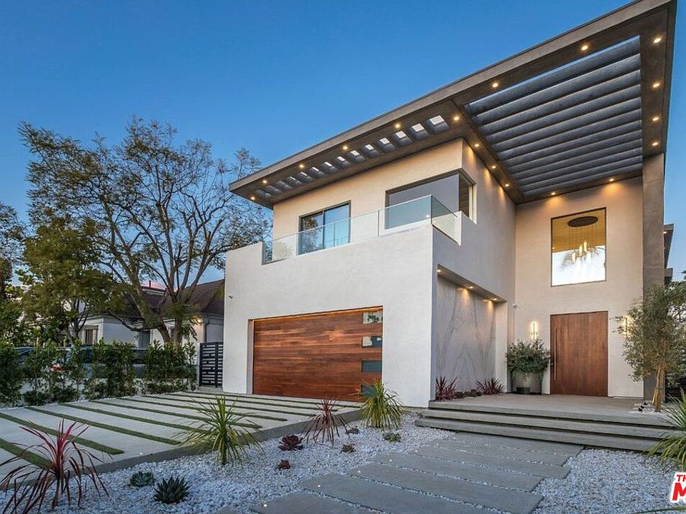 1st image of 330 N Formosa Ave