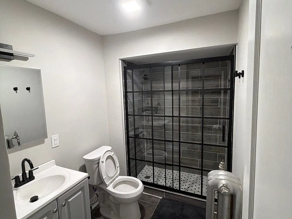 61 Floral Ave #1