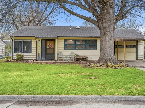 1533 SW 23rd Park, Topeka, KS 66611
