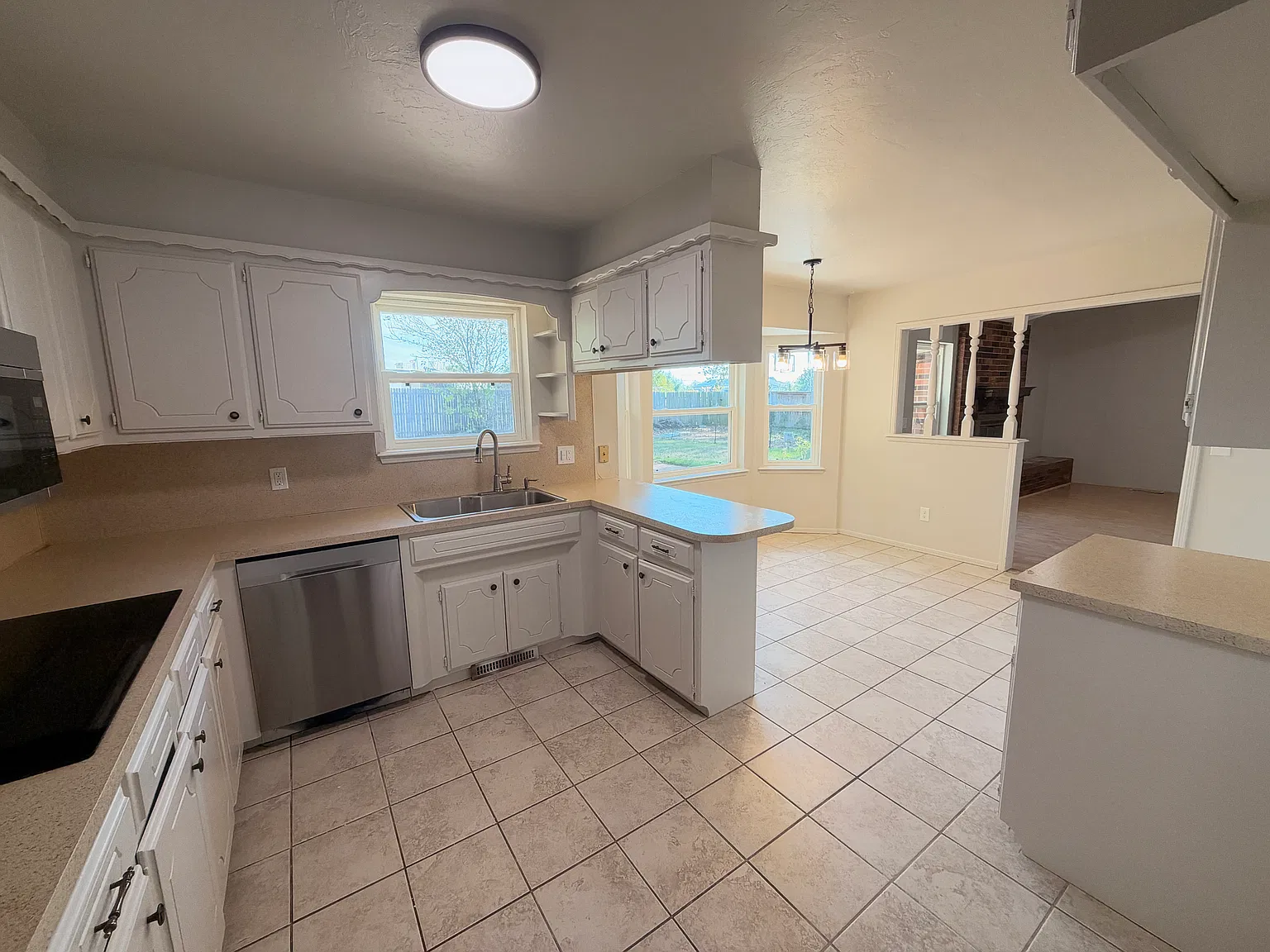 3 bed, 1695 sqft, $1,795 — Photo 2