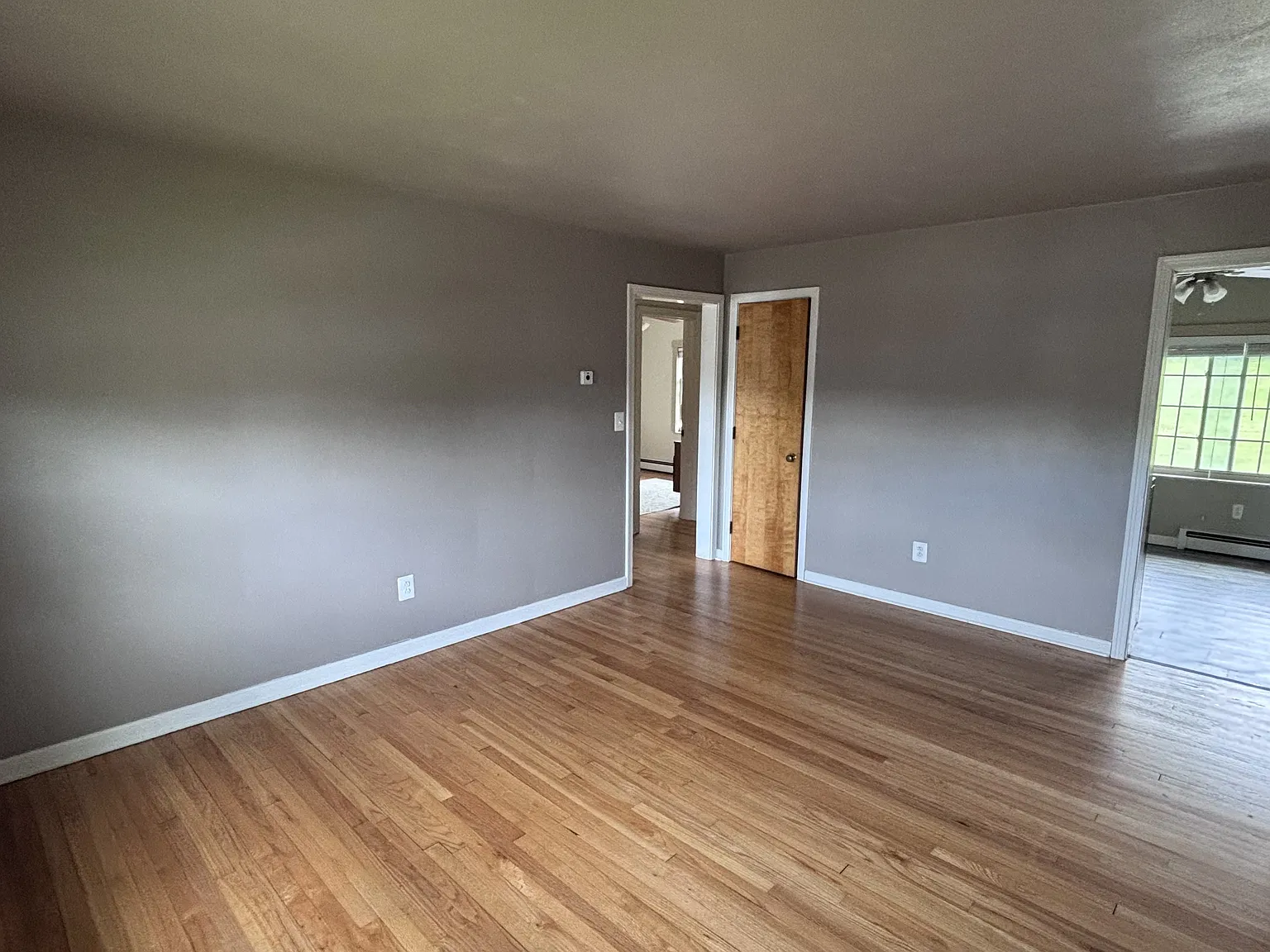 2 bed, 900 sqft, $1,750 — Photo 2