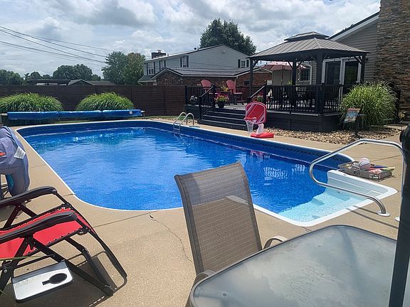4th image of 2235 Woodcrest Dr