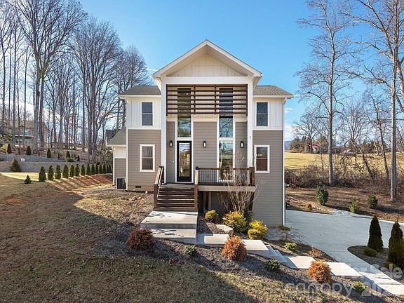 2nd image of 7 Copper Mill Ct