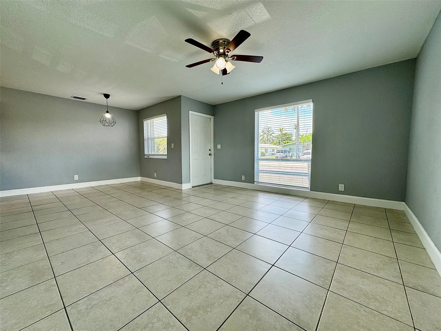 3 bed, 2.0 bath, 1126 sqft, $2,800 — Photo 4