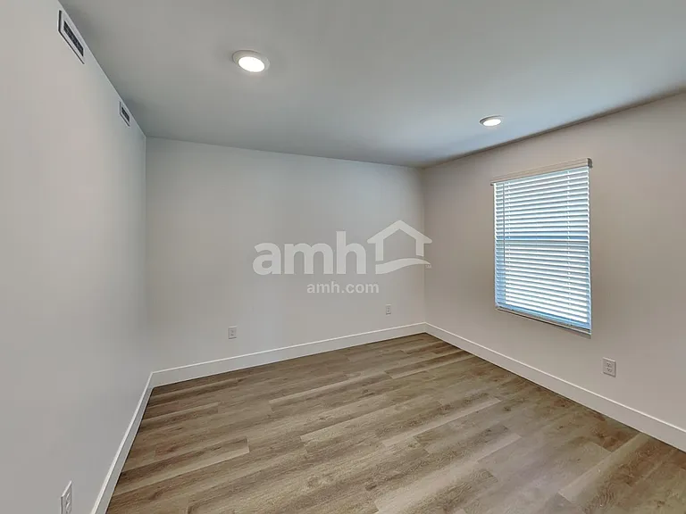 9677 E Harkes Dr — Photo 10
