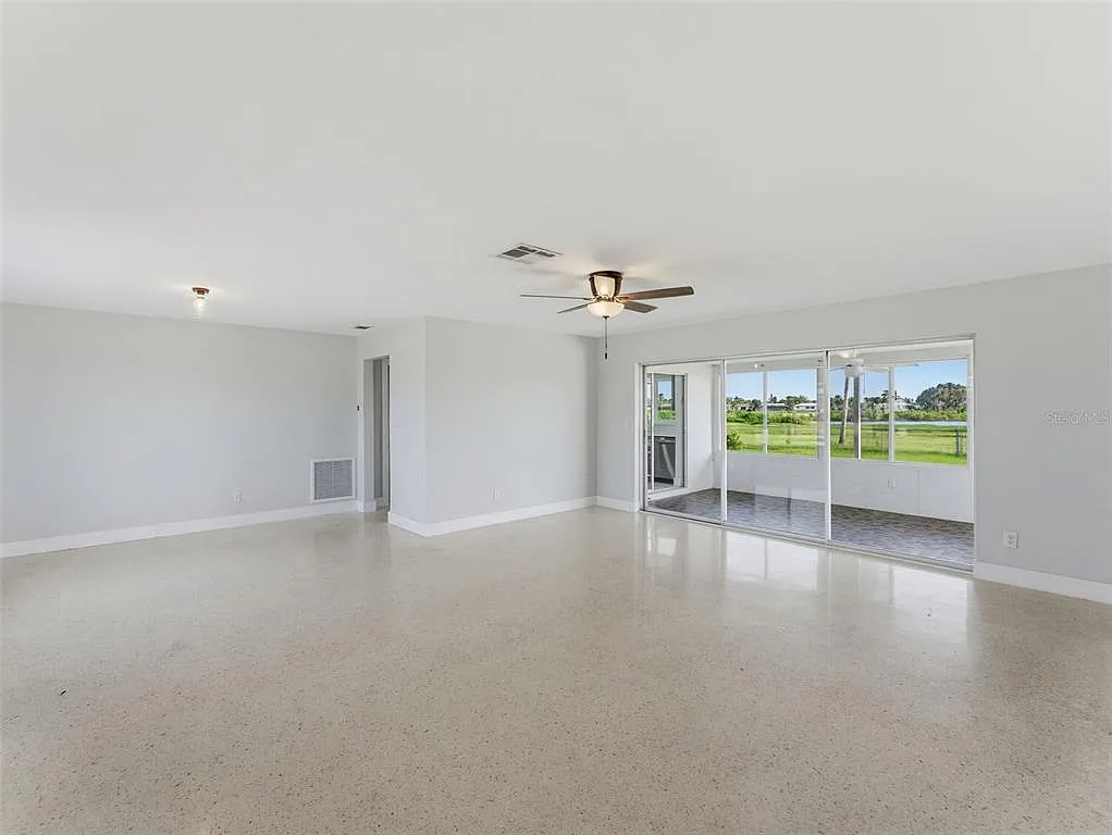 2 bed, 2.0 bath, 1232 sqft, $2,100 — Photo 4