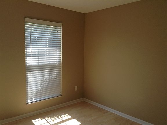 4th image of 770 Weeping Willow Ln