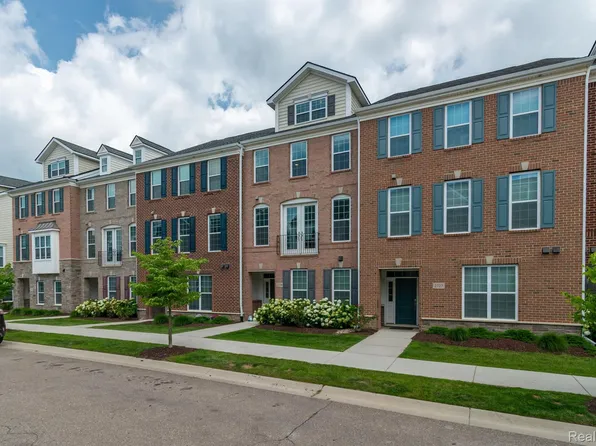 2729 S Spurway Dr, Ann Arbor, MI 48105