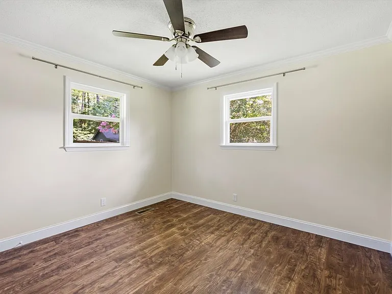 241 Hiawatha Cir — Photo 17