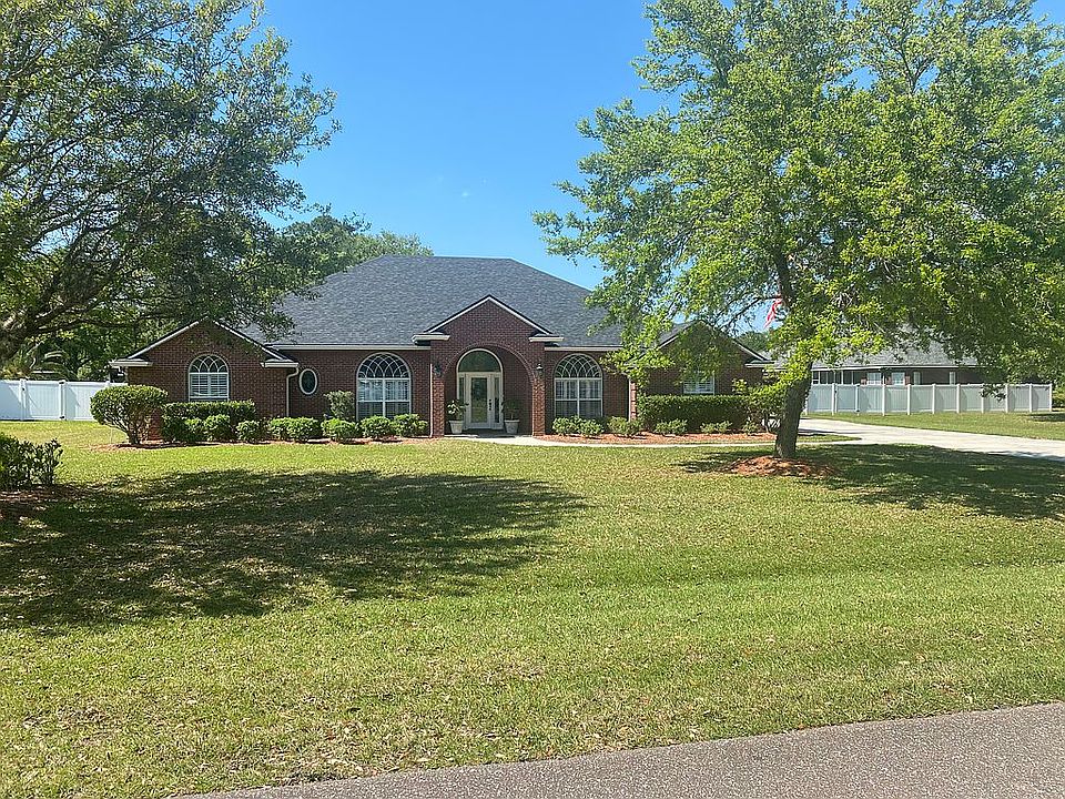 1st image of 15157 Landmark Cir S