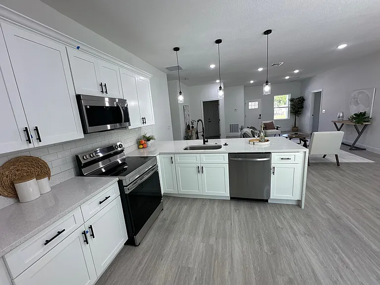 8165 N Santos Dr — Photo 6