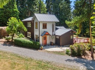 7712 Hellman Rd, Clinton, WA 98236