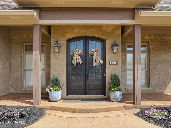 3rd image of 122 Belle Meade Blvd