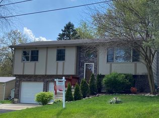 6315 S Lake Shore Dr, Cary, IL 60013