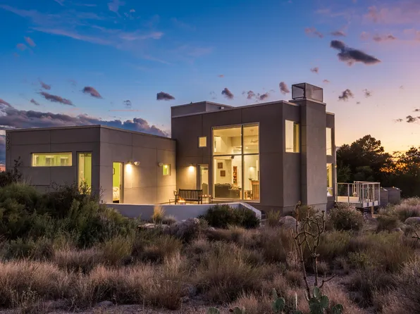 698 Bluebird Ln NE, Albuquerque, NM 87122