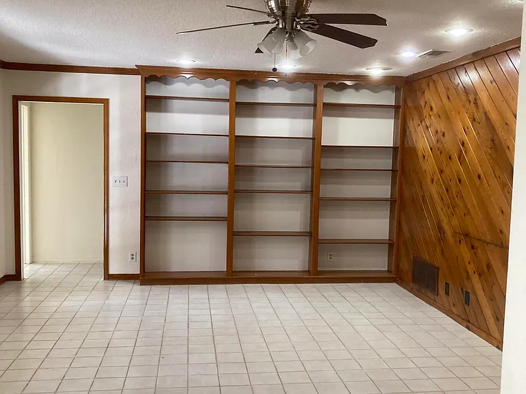 5240 River Park Dr — Photo 5