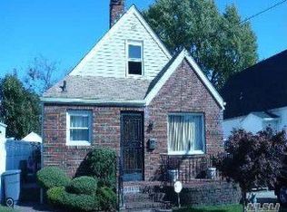 15735 89th St, Howard Beach, NY 11414