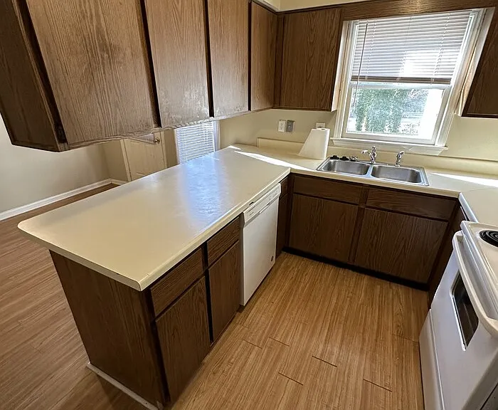925 Hearthridge Ct #B — Photo 4