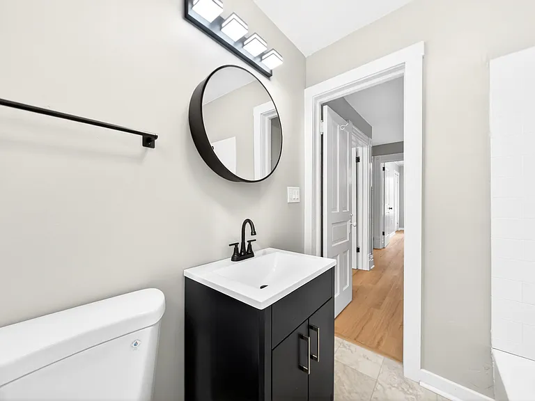 410 Kendall St — Photo 32
