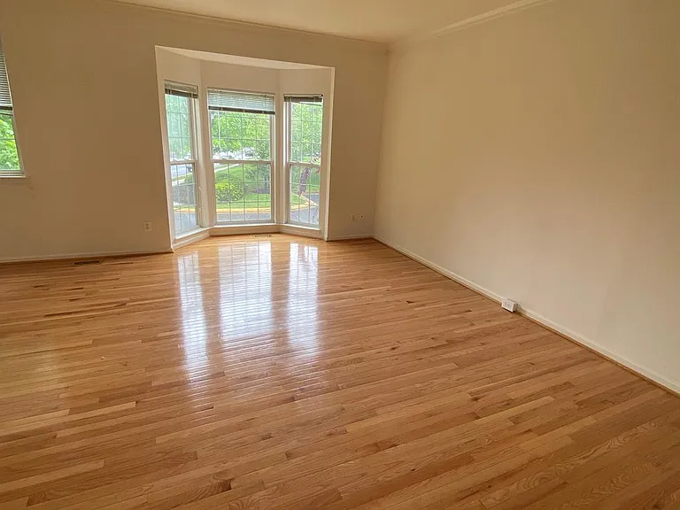 2560 Belcroft Pl — Photo 6